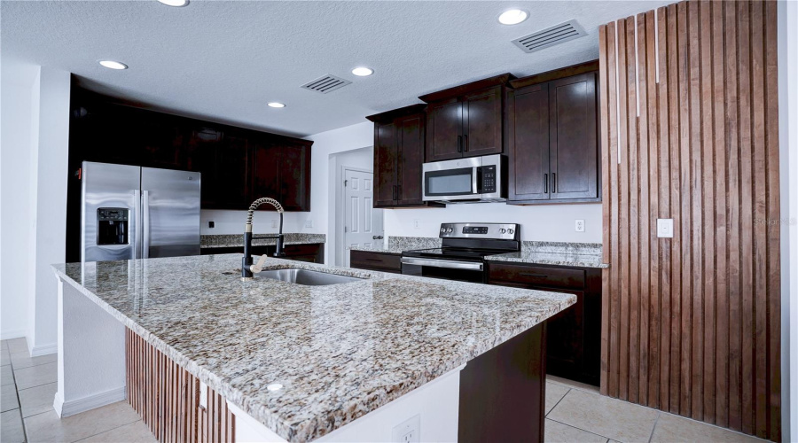 DAVENPORT, Florida 33837, 4 Bedrooms Bedrooms, ,2 BathroomsBathrooms,Residential,For Sale,TREE SHADE,0,MFRO6273943