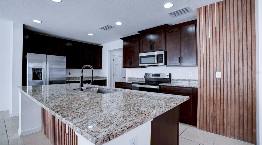 DAVENPORT, Florida 33837, 4 Bedrooms Bedrooms, ,2 BathroomsBathrooms,Residential,For Sale,TREE SHADE,0,MFRO6273943