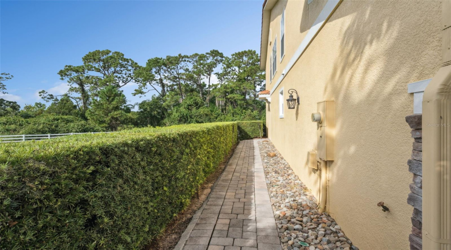 ORLANDO, Florida 32836, 3 Bedrooms Bedrooms, ,2 BathroomsBathrooms,Residential,For Sale,FALLSGROVE,0,MFRO6350129