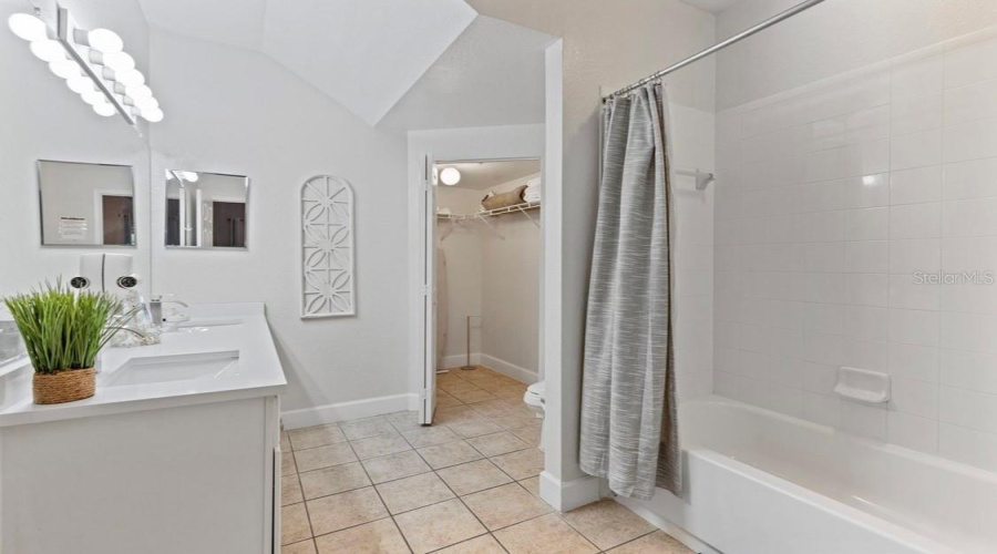 KISSIMMEE, Florida 34746, 3 Bedrooms Bedrooms, ,2 BathroomsBathrooms,Residential,For Sale,LUCAYAN HARBOUR,0,MFRS5136086