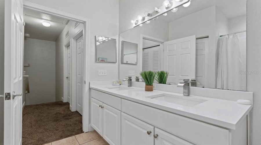 KISSIMMEE, Florida 34746, 3 Bedrooms Bedrooms, ,2 BathroomsBathrooms,Residential,For Sale,LUCAYAN HARBOUR,0,MFRS5136086