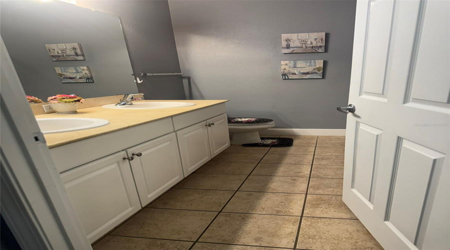 KISSIMMEE, Florida 34746, 3 Bedrooms Bedrooms, ,2 BathroomsBathrooms,Residential,For Sale,LUCAYAN HARBOUR,0,MFRS5136088