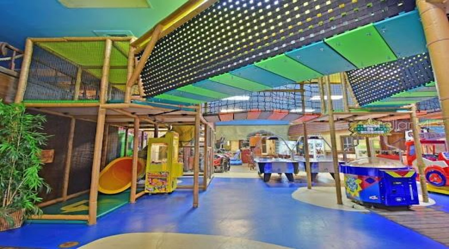 DAVENPORT, Florida 33897, 4 Bedrooms Bedrooms, ,3 BathroomsBathrooms,Residential,For Sale,LA MIRAGE,0,MFRO6351061