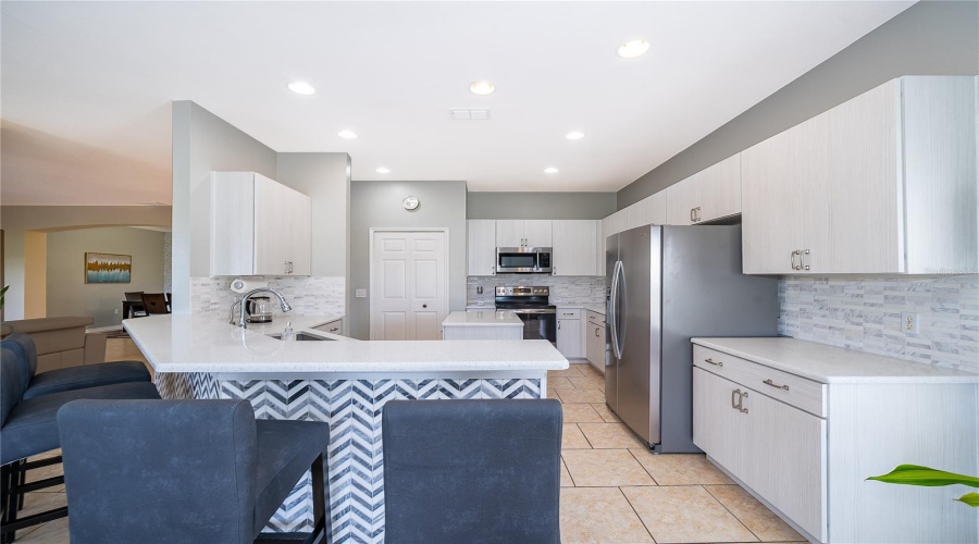 KISSIMMEE, Florida 34746, 6 Bedrooms Bedrooms, ,4 BathroomsBathrooms,Residential,For Sale,HARBORSIDE,0,MFRS5136344