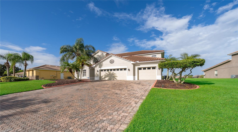 KISSIMMEE, Florida 34746, 6 Bedrooms Bedrooms, ,4 BathroomsBathrooms,Residential,For Sale,HARBORSIDE,0,MFRS5136344