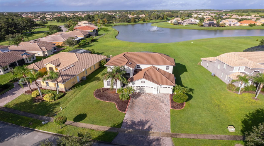 KISSIMMEE, Florida 34746, 6 Bedrooms Bedrooms, ,4 BathroomsBathrooms,Residential,For Sale,HARBORSIDE,0,MFRS5136344