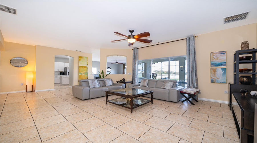 KISSIMMEE, Florida 34746, 6 Bedrooms Bedrooms, ,4 BathroomsBathrooms,Residential,For Sale,HARBORSIDE,0,MFRS5136344