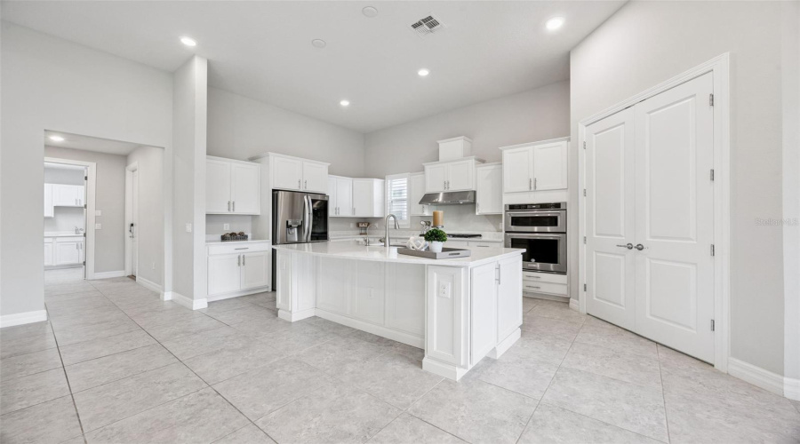 ORLANDO, Florida 32836, 4 Bedrooms Bedrooms, ,3 BathroomsBathrooms,Residential,For Sale,WANDERING,0,MFRO6345514