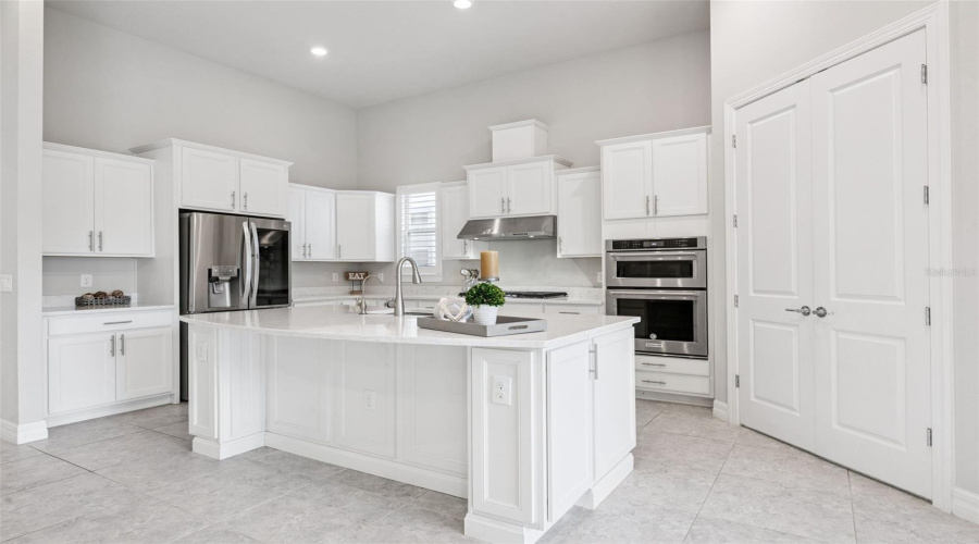 ORLANDO, Florida 32836, 4 Bedrooms Bedrooms, ,3 BathroomsBathrooms,Residential,For Sale,WANDERING,0,MFRO6345514