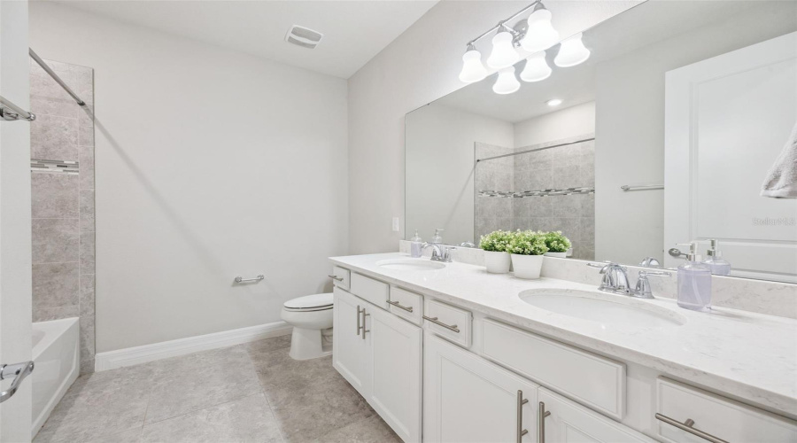 ORLANDO, Florida 32836, 4 Bedrooms Bedrooms, ,3 BathroomsBathrooms,Residential,For Sale,WANDERING,0,MFRO6345514