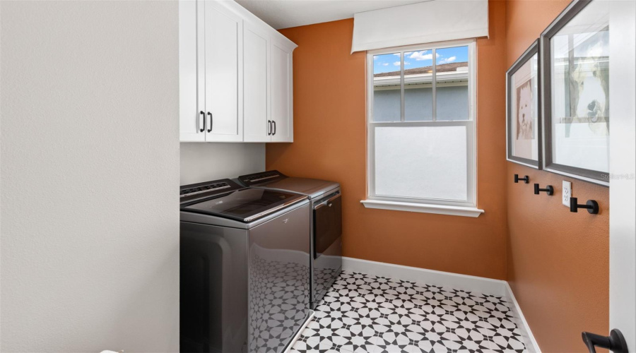 Island Village Heron Model Laundry Room