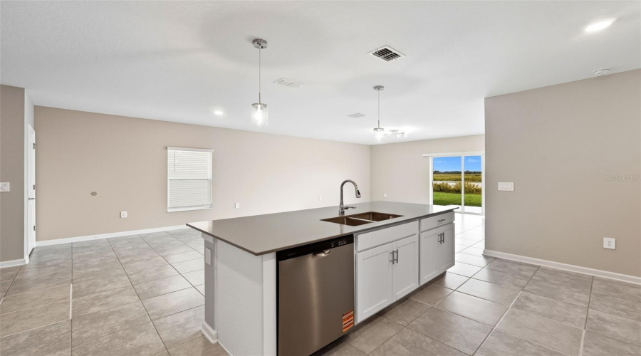 DAVENPORT, Florida 33837, 6 Bedrooms Bedrooms, ,3 BathroomsBathrooms,Residential,For Sale,DARING,0,MFRG5103150