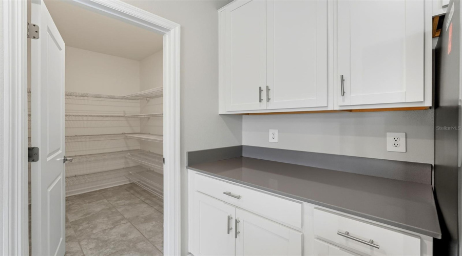 DAVENPORT, Florida 33837, 6 Bedrooms Bedrooms, ,3 BathroomsBathrooms,Residential,For Sale,DARING,0,MFRG5103150