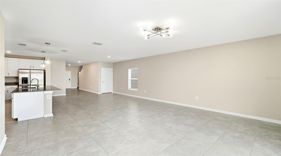 DAVENPORT, Florida 33837, 6 Bedrooms Bedrooms, ,3 BathroomsBathrooms,Residential,For Sale,DARING,0,MFRG5103150