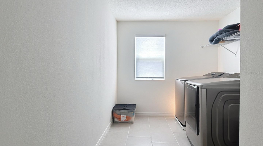 DAVENPORT, Florida 33896, 4 Bedrooms Bedrooms, ,2 BathroomsBathrooms,Residential,For Sale,OVERPOOL,0,MFRS5136413