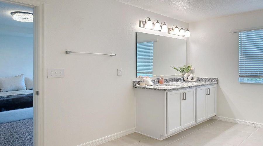 DAVENPORT, Florida 33896, 4 Bedrooms Bedrooms, ,2 BathroomsBathrooms,Residential,For Sale,OVERPOOL,0,MFRS5136413