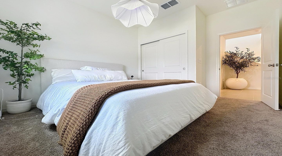 DAVENPORT, Florida 33896, 4 Bedrooms Bedrooms, ,2 BathroomsBathrooms,Residential,For Sale,OVERPOOL,0,MFRS5136413