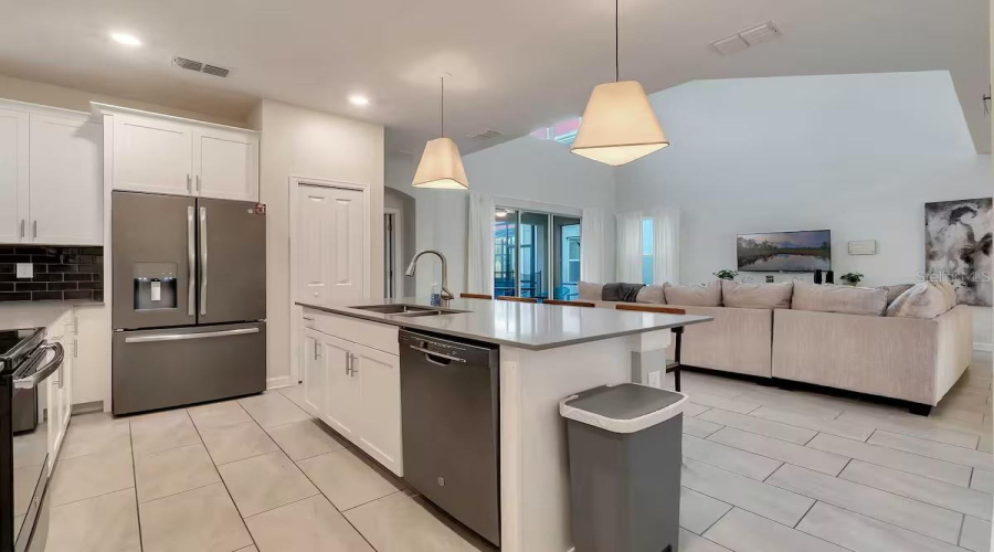 KISSIMMEE, Florida 34746, 6 Bedrooms Bedrooms, ,5 BathroomsBathrooms,Residential,For Sale,BOOKMARK,0,MFRO6351094