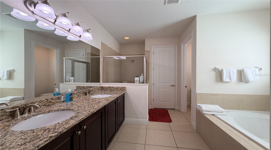 KISSIMMEE, Florida 34747, 8 Bedrooms Bedrooms, ,8 BathroomsBathrooms,Residential,For Sale,WILMINGTON,0,MFRO6350883