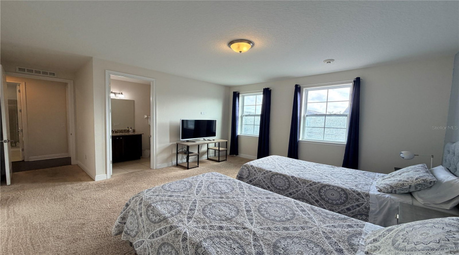 KISSIMMEE, Florida 34747, 8 Bedrooms Bedrooms, ,8 BathroomsBathrooms,Residential,For Sale,WILMINGTON,0,MFRO6350883