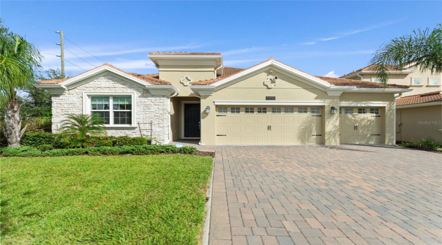 DAVENPORT, Florida 33896, 4 Bedrooms Bedrooms, ,3 BathroomsBathrooms,Residential,For Sale,CROQUET,0,MFRS5136183