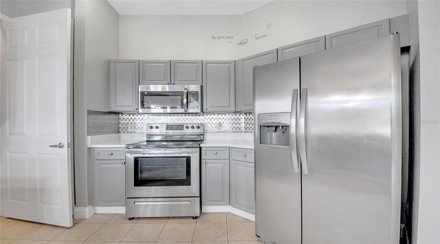 DAVENPORT, Florida 33896, 3 Bedrooms Bedrooms, ,2 BathroomsBathrooms,Residential,For Sale,TERRACE RIDGE,0,MFRO6351764