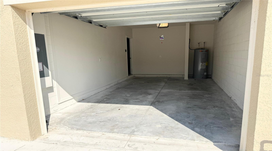 DAVENPORT, Florida 33837, 3 Bedrooms Bedrooms, ,2 BathroomsBathrooms,Residential,For Sale,PENGUIN,0,MFRS5136083