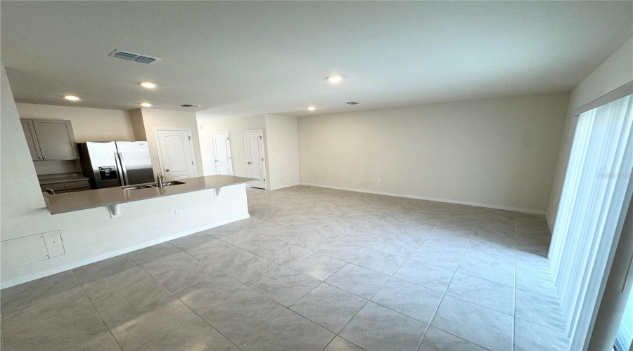 DAVENPORT, Florida 33837, 3 Bedrooms Bedrooms, ,2 BathroomsBathrooms,Residential,For Sale,PENGUIN,0,MFRS5136083