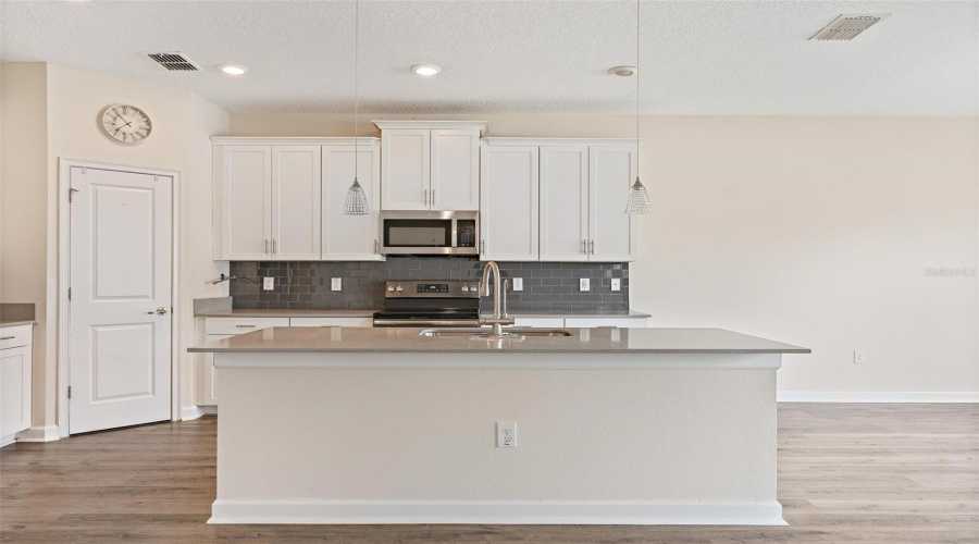 KISSIMMEE, Florida 34746, 4 Bedrooms Bedrooms, ,2 BathroomsBathrooms,Residential,For Sale,SEQUEL,0,MFRO6351604