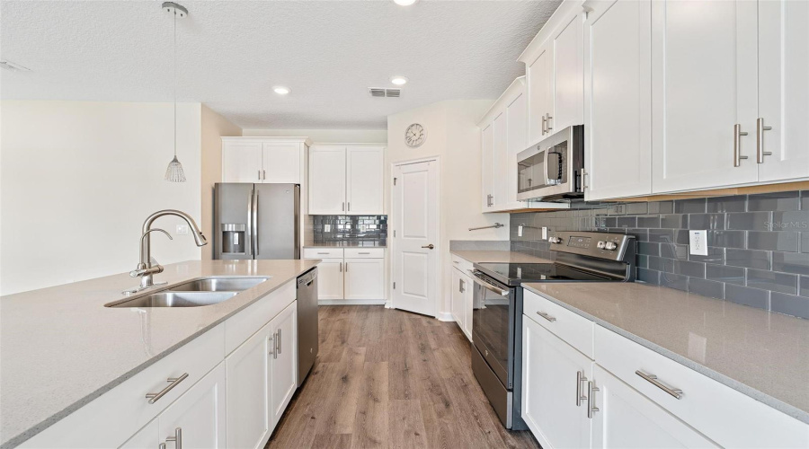 KISSIMMEE, Florida 34746, 4 Bedrooms Bedrooms, ,2 BathroomsBathrooms,Residential,For Sale,SEQUEL,0,MFRO6351604