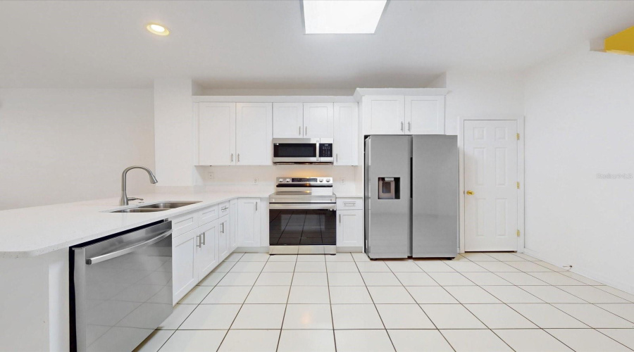 KISSIMMEE, Florida 34747, 3 Bedrooms Bedrooms, ,3 BathroomsBathrooms,Residential,For Sale,LONG ISLAND,0,MFRS5136510