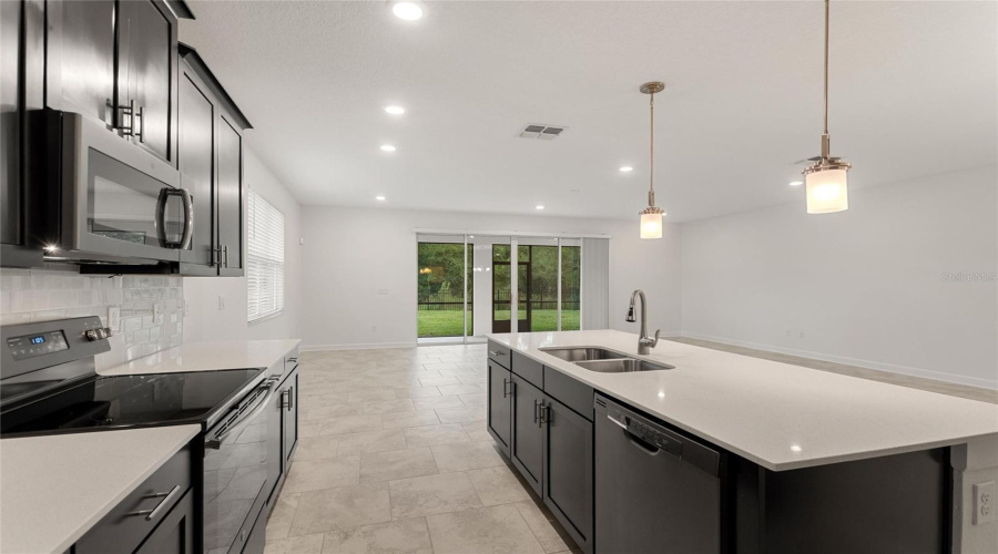 DAVENPORT, Florida 33837, 5 Bedrooms Bedrooms, ,3 BathroomsBathrooms,Residential,For Sale,BRUNSWICK,0,MFRS5136449