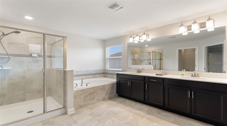 DAVENPORT, Florida 33837, 5 Bedrooms Bedrooms, ,3 BathroomsBathrooms,Residential,For Sale,BRUNSWICK,0,MFRS5136449