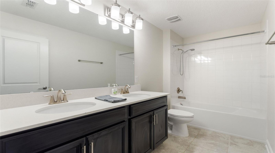 DAVENPORT, Florida 33837, 5 Bedrooms Bedrooms, ,3 BathroomsBathrooms,Residential,For Sale,BRUNSWICK,0,MFRS5136449