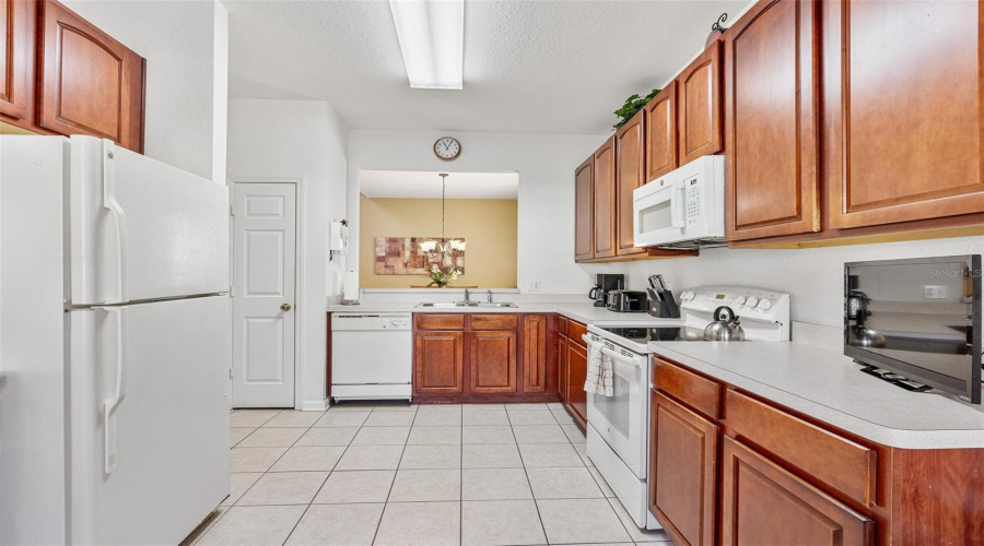 KISSIMMEE, Florida 34747, 5 Bedrooms Bedrooms, ,5 BathroomsBathrooms,Residential,For Sale,BASNETT,0,MFRS5135927