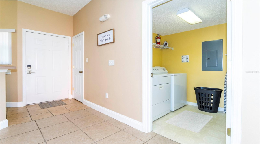 KISSIMMEE, Florida 34747, 3 Bedrooms Bedrooms, ,2 BathroomsBathrooms,Residential,For Sale,BLUE LAGOON,0,MFRS5136459