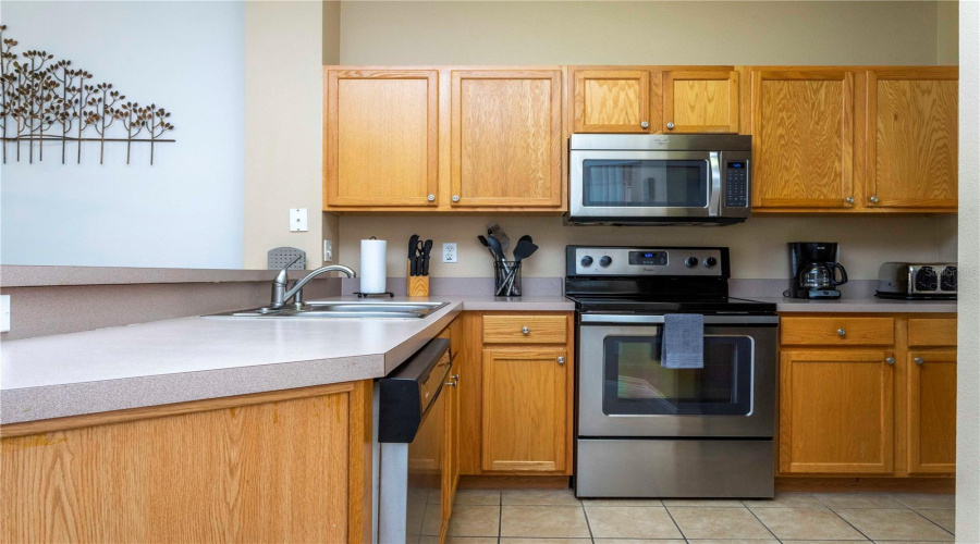 KISSIMMEE, Florida 34747, 3 Bedrooms Bedrooms, ,2 BathroomsBathrooms,Residential,For Sale,BLUE LAGOON,0,MFRS5136459