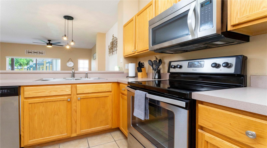KISSIMMEE, Florida 34747, 3 Bedrooms Bedrooms, ,2 BathroomsBathrooms,Residential,For Sale,BLUE LAGOON,0,MFRS5136459