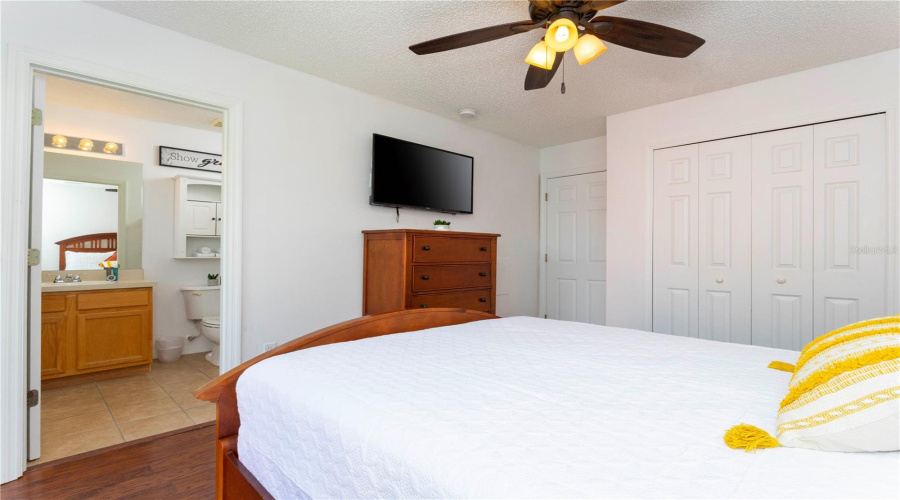 KISSIMMEE, Florida 34747, 3 Bedrooms Bedrooms, ,2 BathroomsBathrooms,Residential,For Sale,BLUE LAGOON,0,MFRS5136459