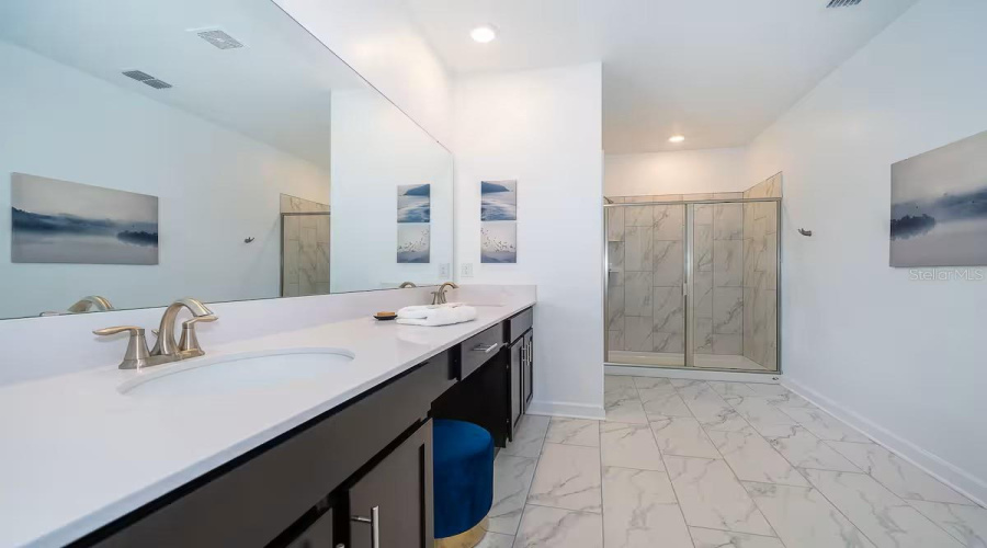 KISSIMMEE, Florida 34746, 5 Bedrooms Bedrooms, ,5 BathroomsBathrooms,Residential,For Sale,PARAGRAPH,0,MFRS5136478