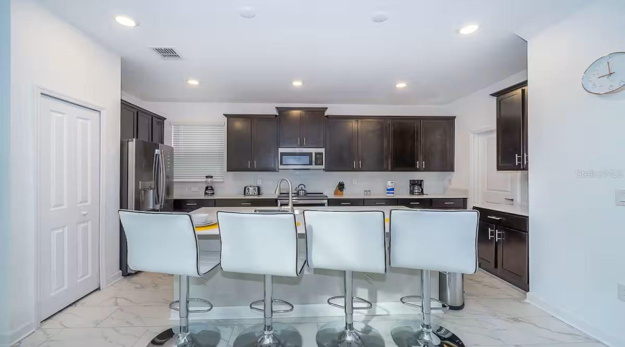 KISSIMMEE, Florida 34746, 5 Bedrooms Bedrooms, ,5 BathroomsBathrooms,Residential,For Sale,PARAGRAPH,0,MFRS5136478