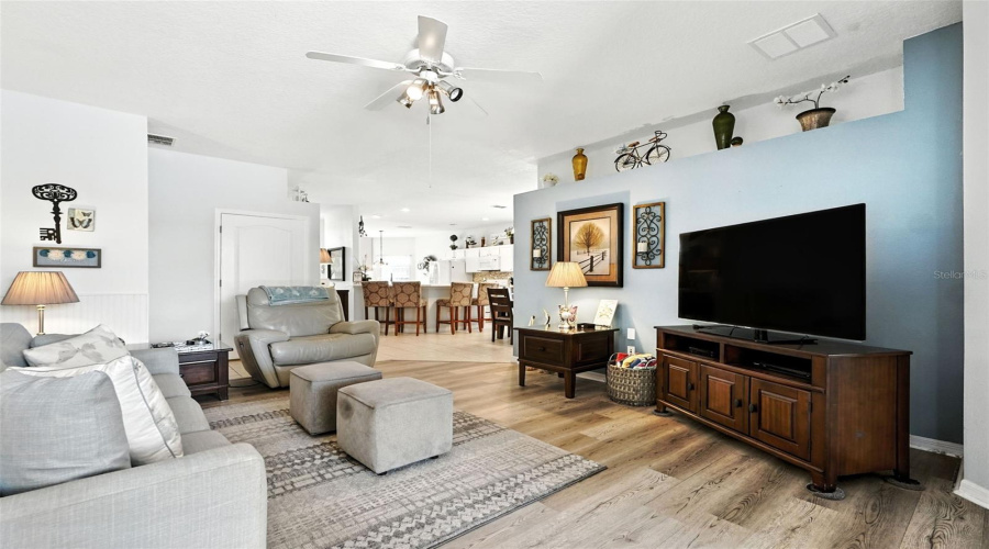 DAVENPORT, Florida 33896, 4 Bedrooms Bedrooms, ,3 BathroomsBathrooms,Residential,For Sale,DORSET,0,MFRO6340192