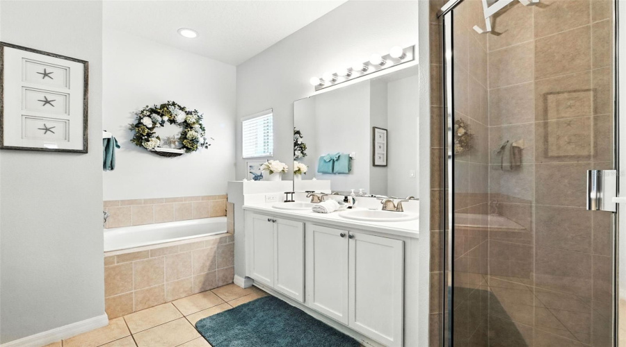 DAVENPORT, Florida 33896, 4 Bedrooms Bedrooms, ,3 BathroomsBathrooms,Residential,For Sale,DORSET,0,MFRO6340192
