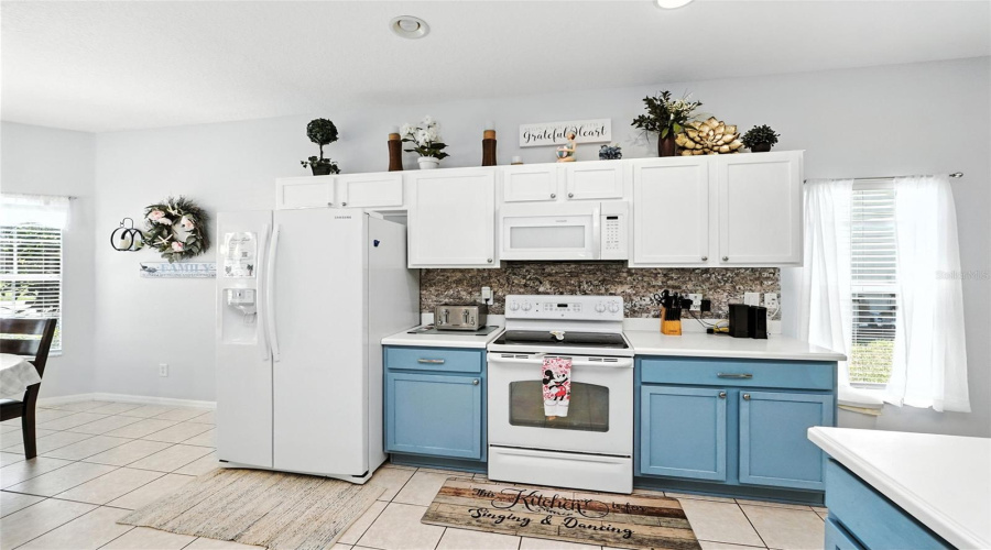 DAVENPORT, Florida 33896, 4 Bedrooms Bedrooms, ,3 BathroomsBathrooms,Residential,For Sale,DORSET,0,MFRO6340192