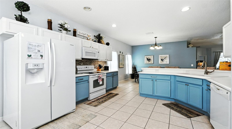 DAVENPORT, Florida 33896, 4 Bedrooms Bedrooms, ,3 BathroomsBathrooms,Residential,For Sale,DORSET,0,MFRO6340192