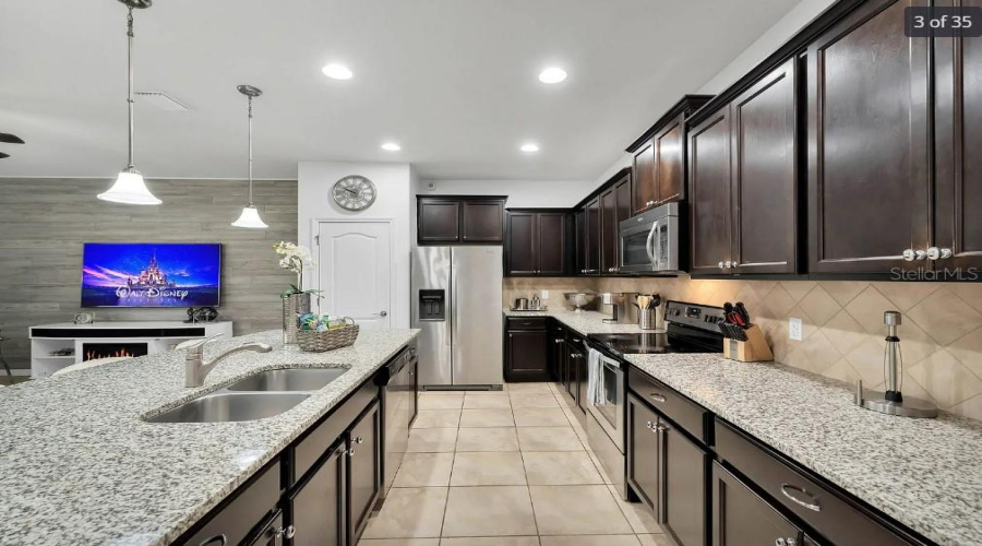 KISSIMMEE, Florida 34747, 5 Bedrooms Bedrooms, ,4 BathroomsBathrooms,Residential,For Sale,ROME,0,MFRTB8436614