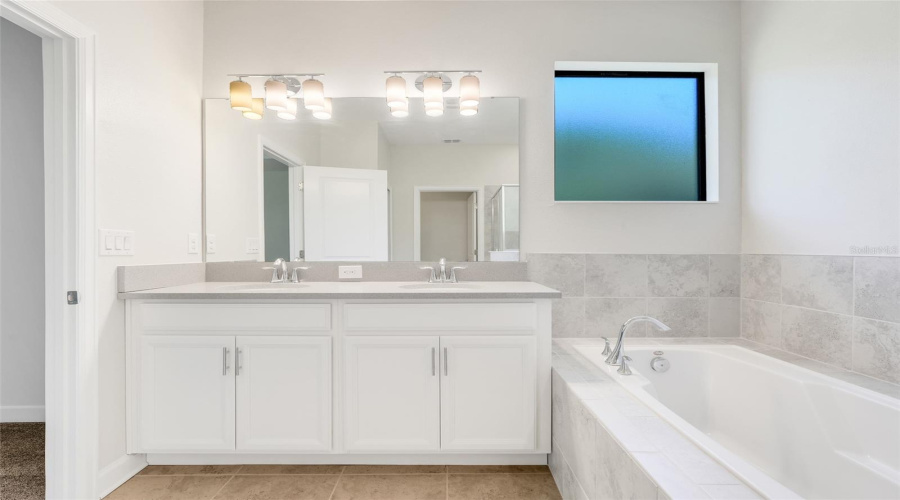 DAVENPORT, Florida 33896, 3 Bedrooms Bedrooms, ,2 BathroomsBathrooms,Residential,For Sale,PAYNE STEWART,0,MFRS5135954