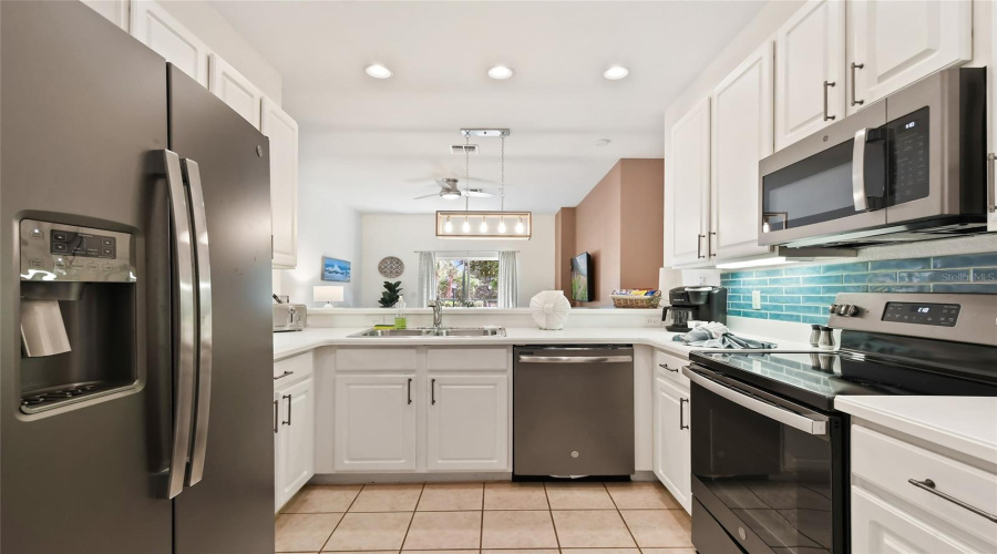 DAVENPORT, Florida 33897, 3 Bedrooms Bedrooms, ,2 BathroomsBathrooms,Residential,For Sale,LUCAYA,0,MFRS5136547