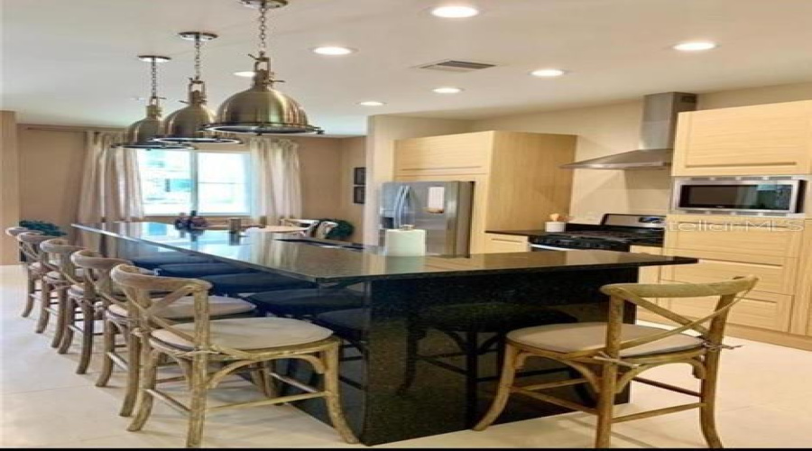 KISSIMMEE, Florida 34747, 4 Bedrooms Bedrooms, ,4 BathroomsBathrooms,Residential,For Sale,RECIFE,0,MFRO6350643