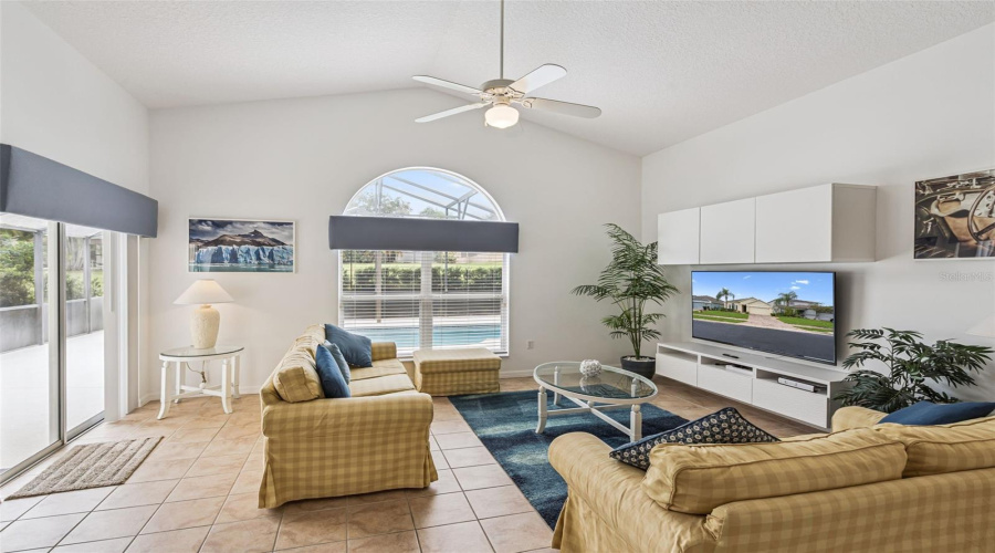 DAVENPORT, Florida 33897, 3 Bedrooms Bedrooms, ,2 BathroomsBathrooms,Residential,For Sale,MOORGATE,0,MFRS5136593
